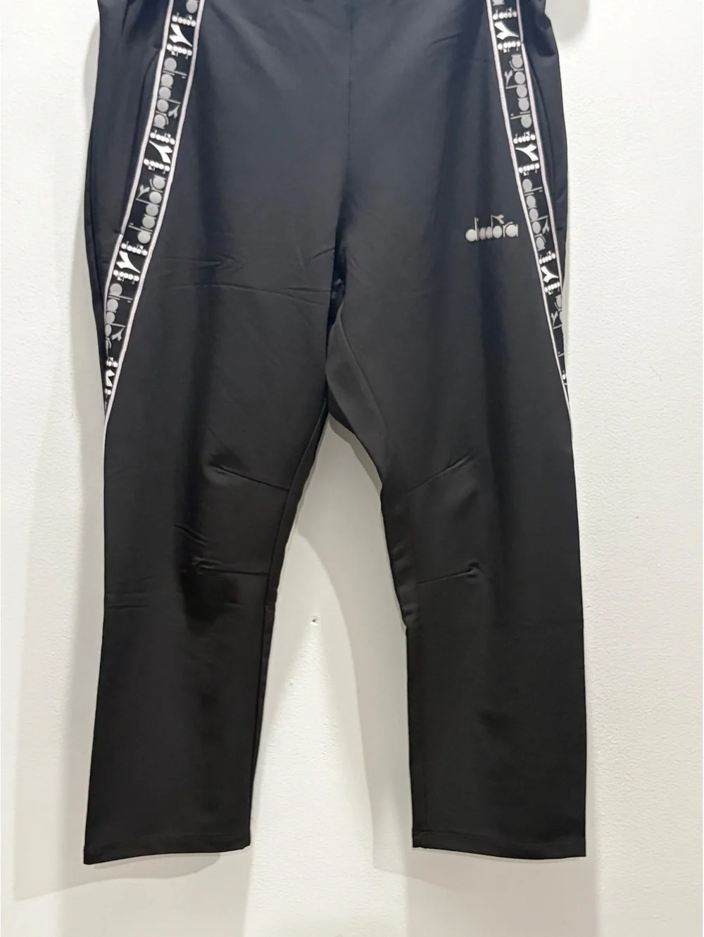 Diadora Black Athletic Jogger Sweatpants – Men's Size Small (US S / ITA M)